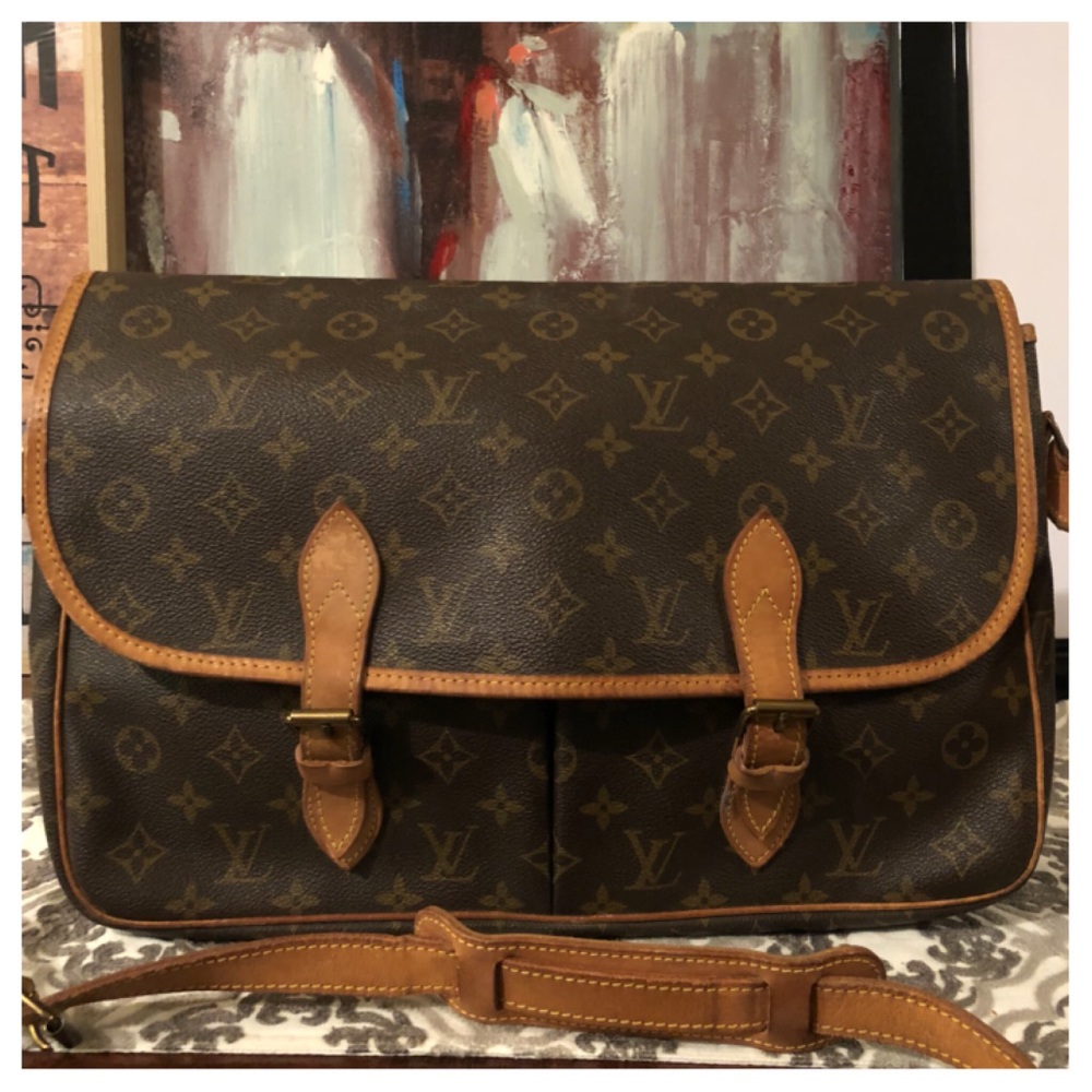 🔥SALE🔥AUTHENTIC LOUIS VUITTON GIBECIERE GM